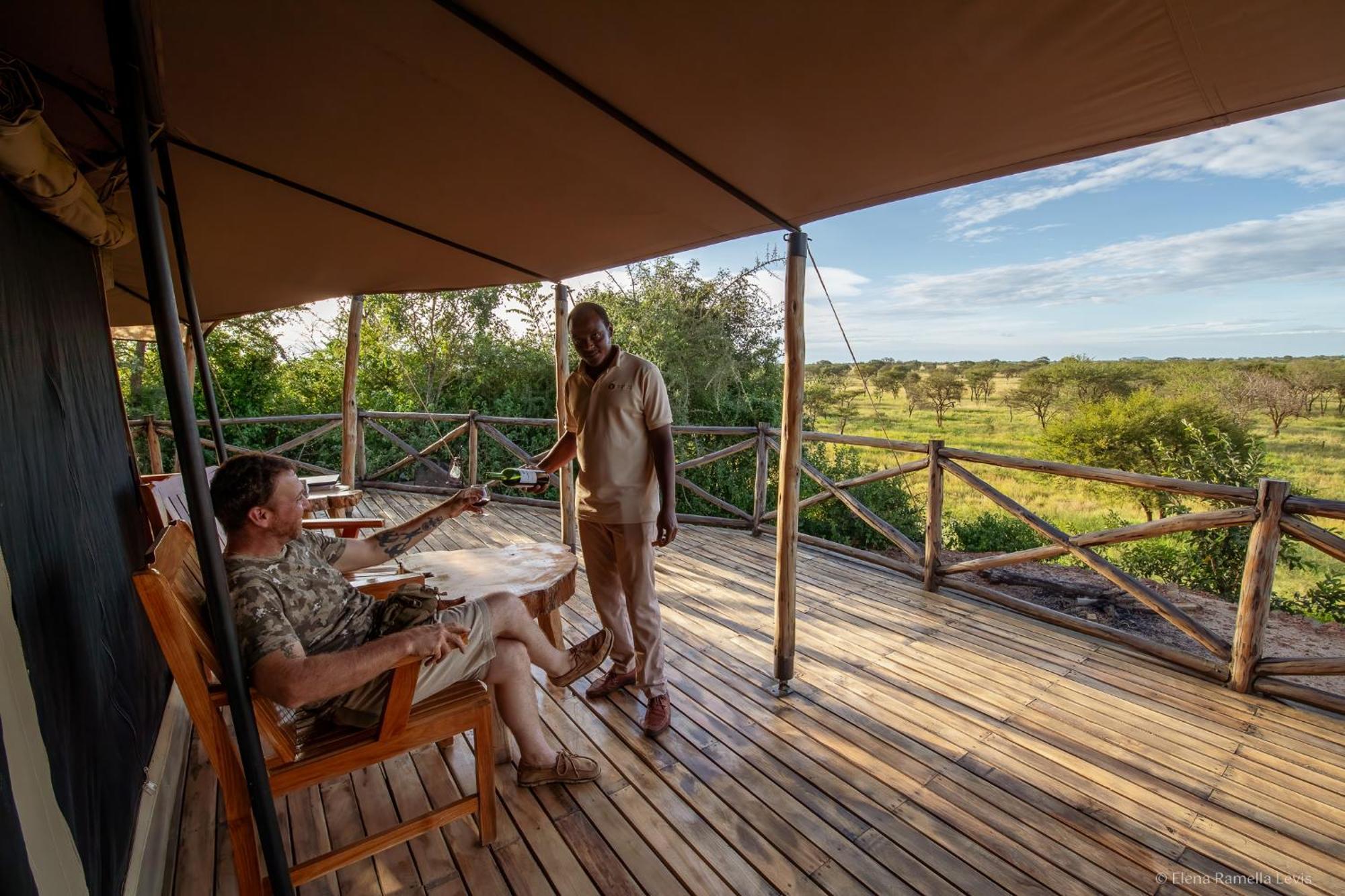 Serengeti Kifaru Tented Lodge Mugumu Eksteriør bilde