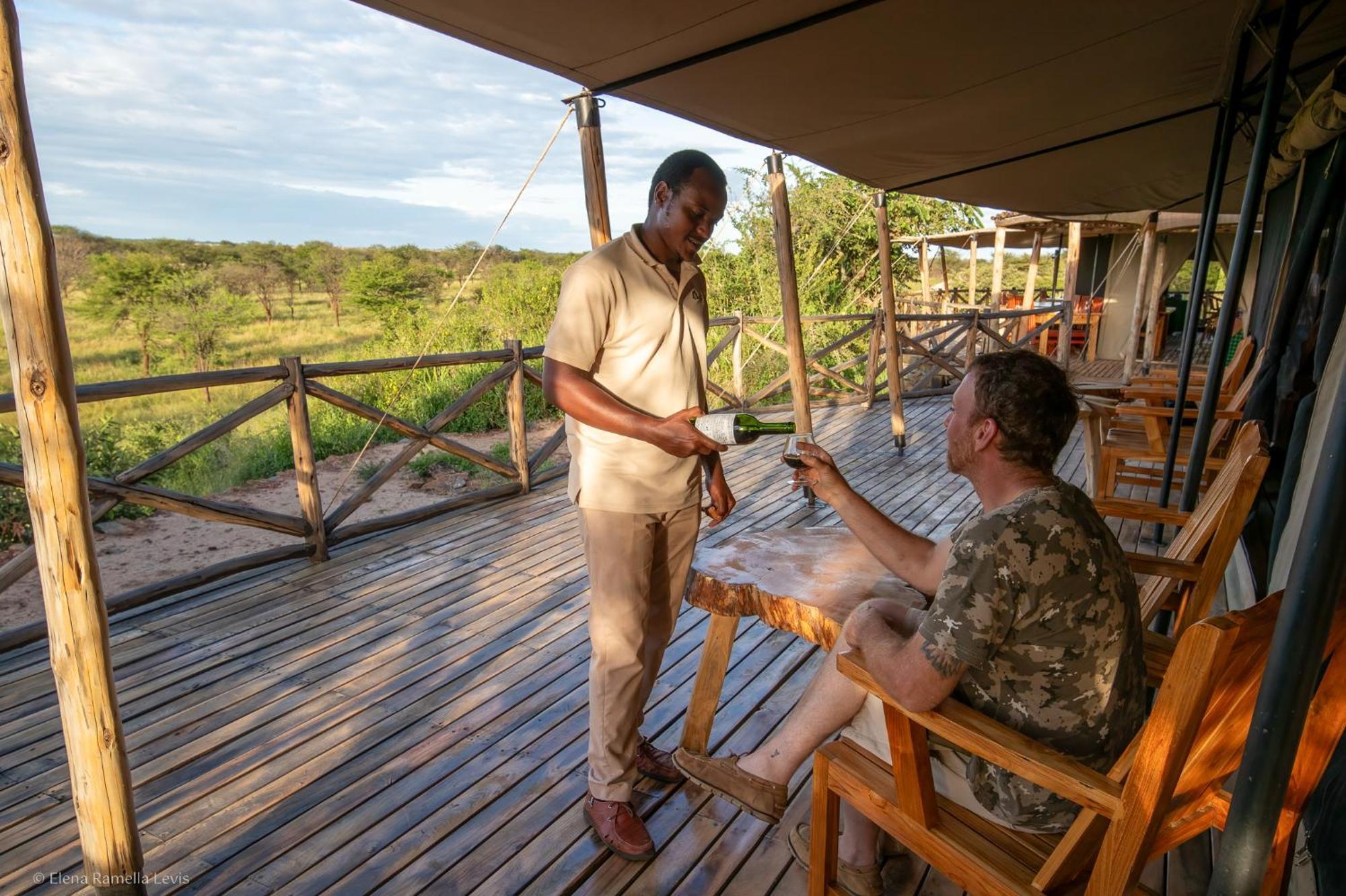 Serengeti Kifaru Tented Lodge Mugumu Eksteriør bilde