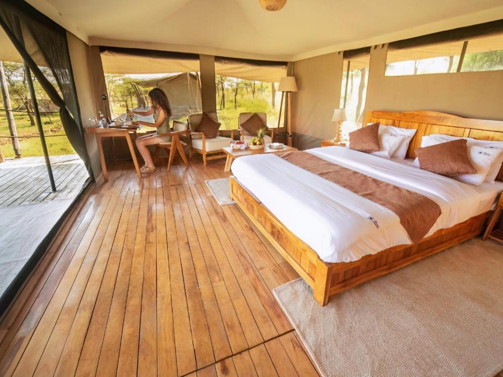 Serengeti Kifaru Tented Lodge Mugumu Eksteriør bilde