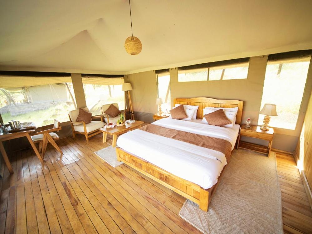 Serengeti Kifaru Tented Lodge Mugumu Eksteriør bilde